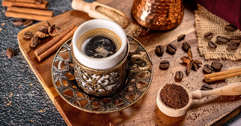 Köpüklü ve Lezzetli Türk Kahvesi Yapımı